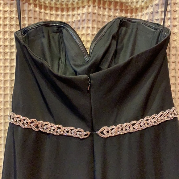 ⚜️🎉💗HP💝💫 long Black formal w/Rhinestone embellishments - Picture 4 of 7